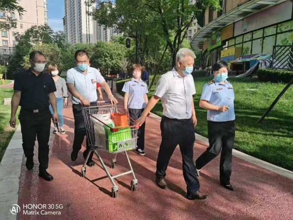 浓情迎中(zhōng)秋 慰问暖人心——高新(xīn)區(qū)非公(gōng)党委开展“中(zhōng)秋节送温暖”活动